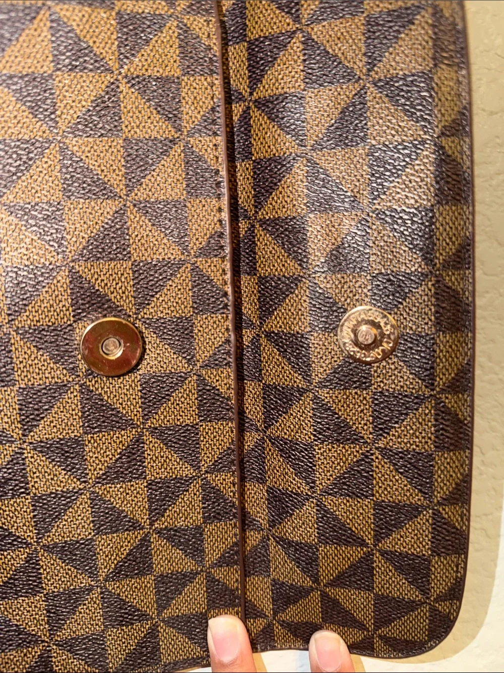 Source Unknown compact wristlet